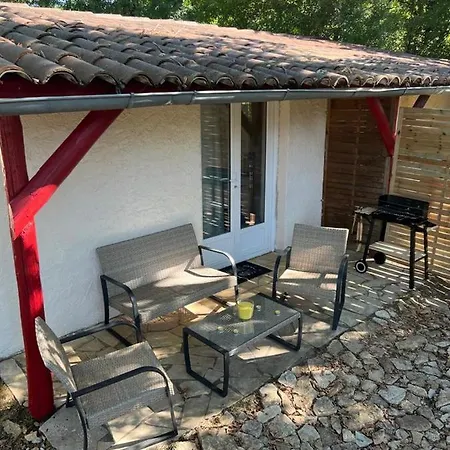 Дом отдыха 8-gite 5 Personnes Avec Piscine Saint-Aubin-de-Nabirat