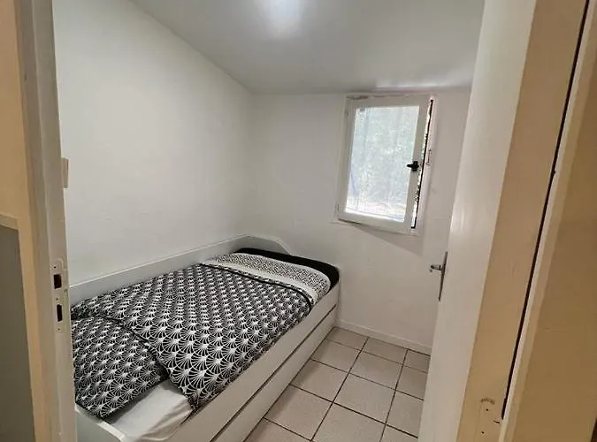 8-gîte 5 Personnes Avec Piscine Saint-Aubin-de-Nabirat